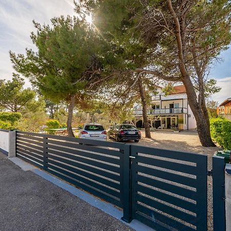 Apartments Villa Agape Vir Ngoại thất bức ảnh