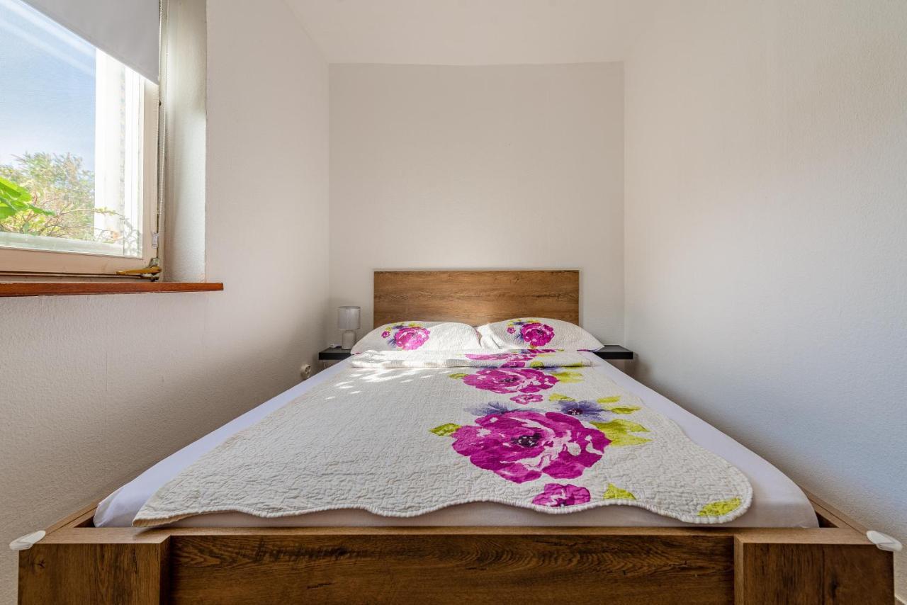 Apartments Villa Agape Vir Ngoại thất bức ảnh