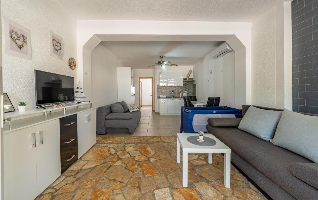Apartments Villa Agape Vir Ngoại thất bức ảnh