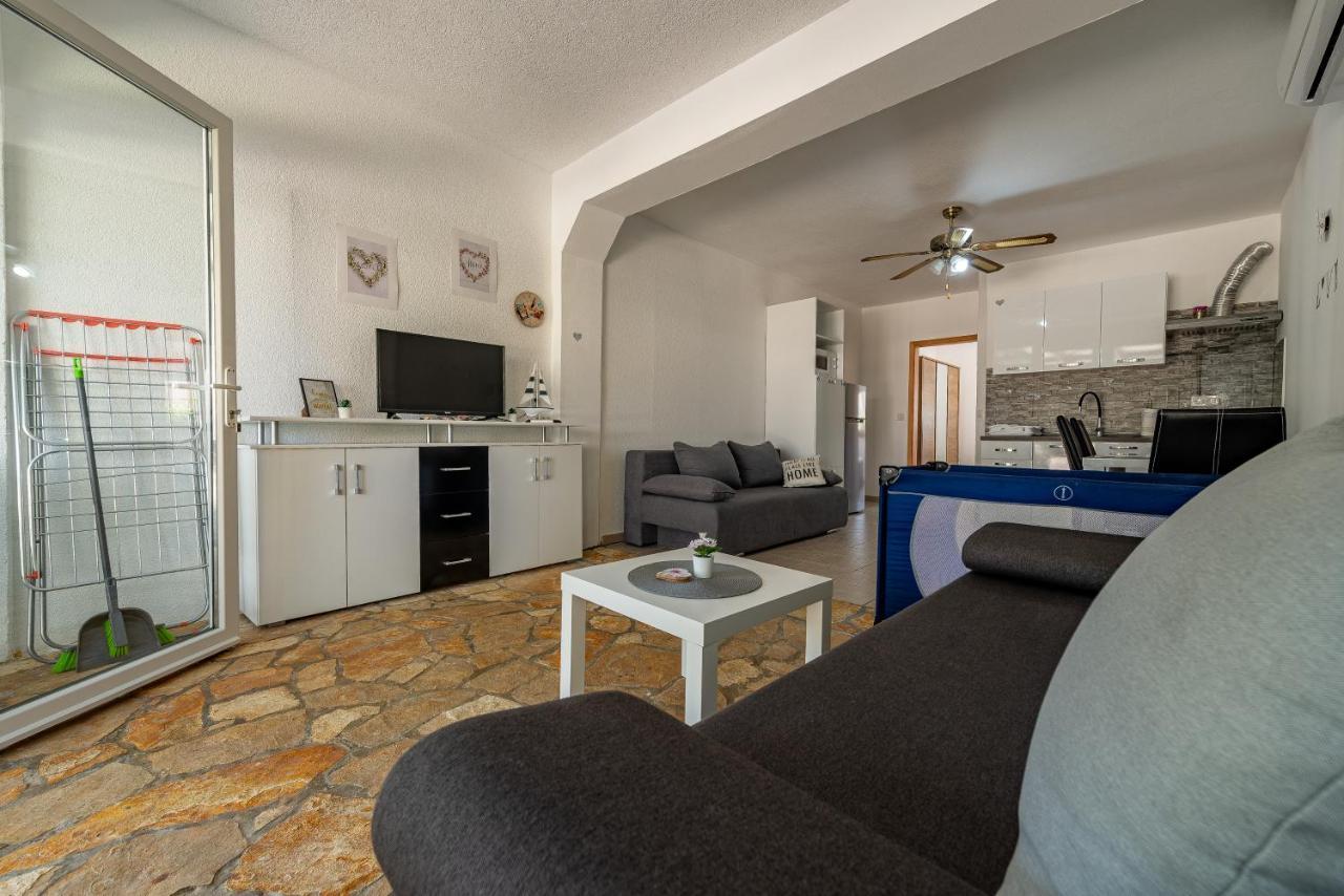 Apartments Villa Agape Vir Ngoại thất bức ảnh