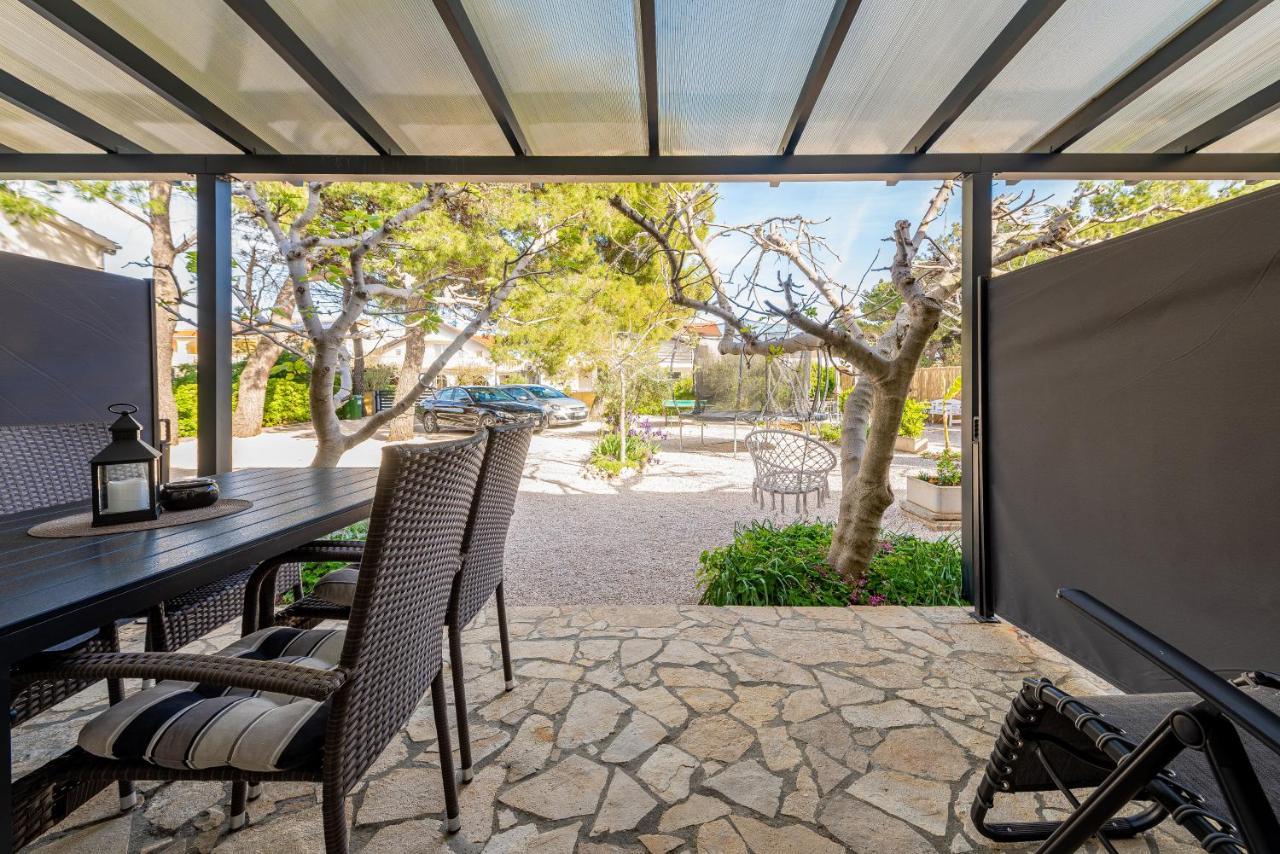 Apartments Villa Agape Vir Ngoại thất bức ảnh