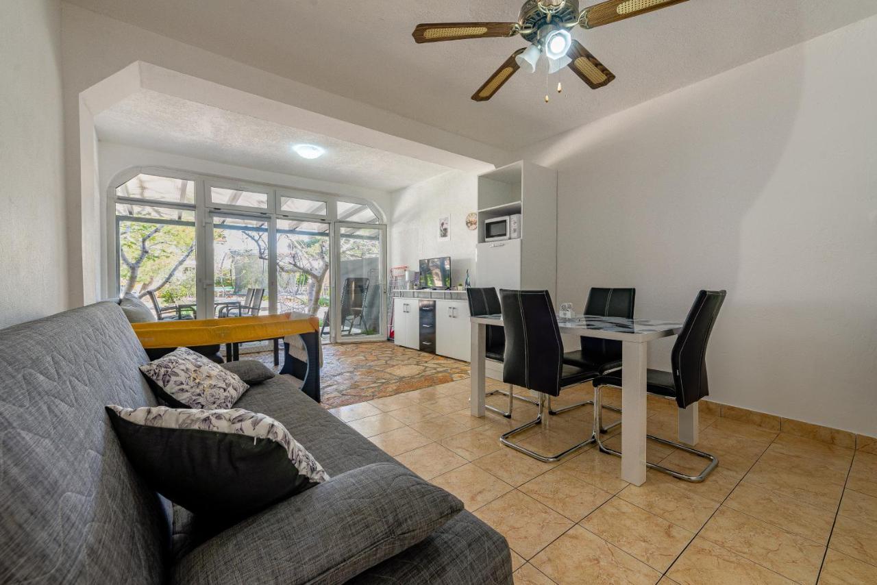 Apartments Villa Agape Vir Ngoại thất bức ảnh