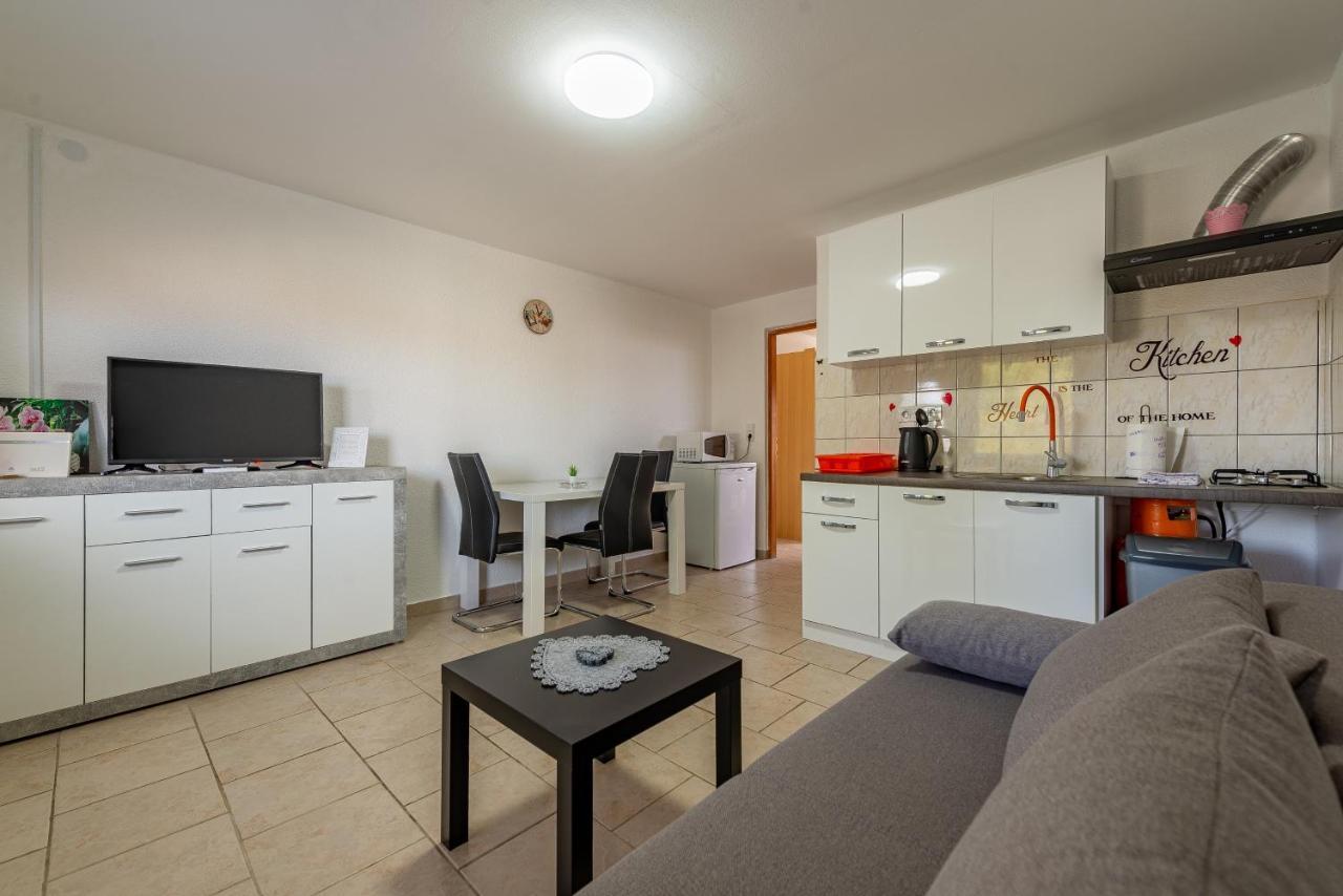 Apartments Villa Agape Vir Ngoại thất bức ảnh