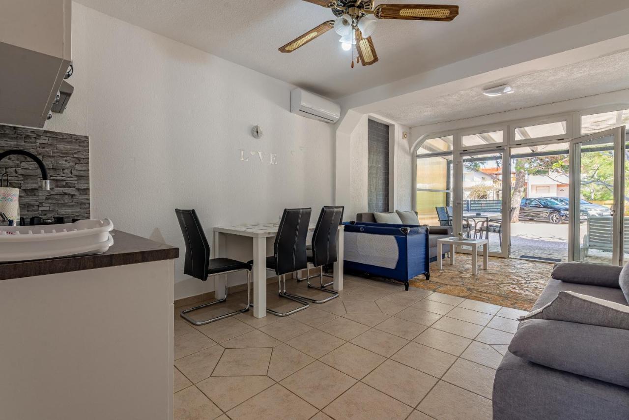 Apartments Villa Agape Vir Ngoại thất bức ảnh